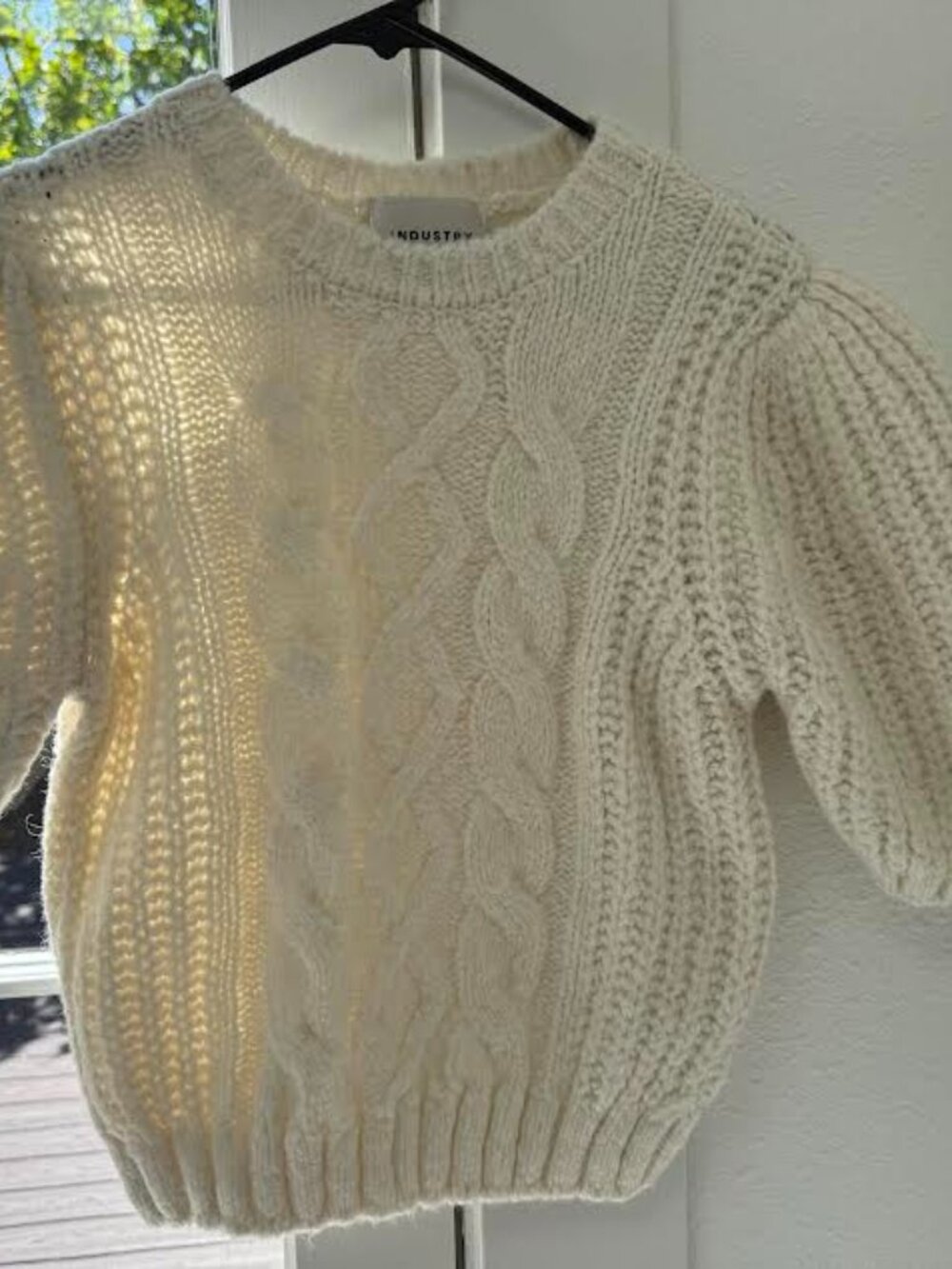 Industry Cream Cable Knit Sweater Medium Cropped Balloon Sleeve - Short Sleeve